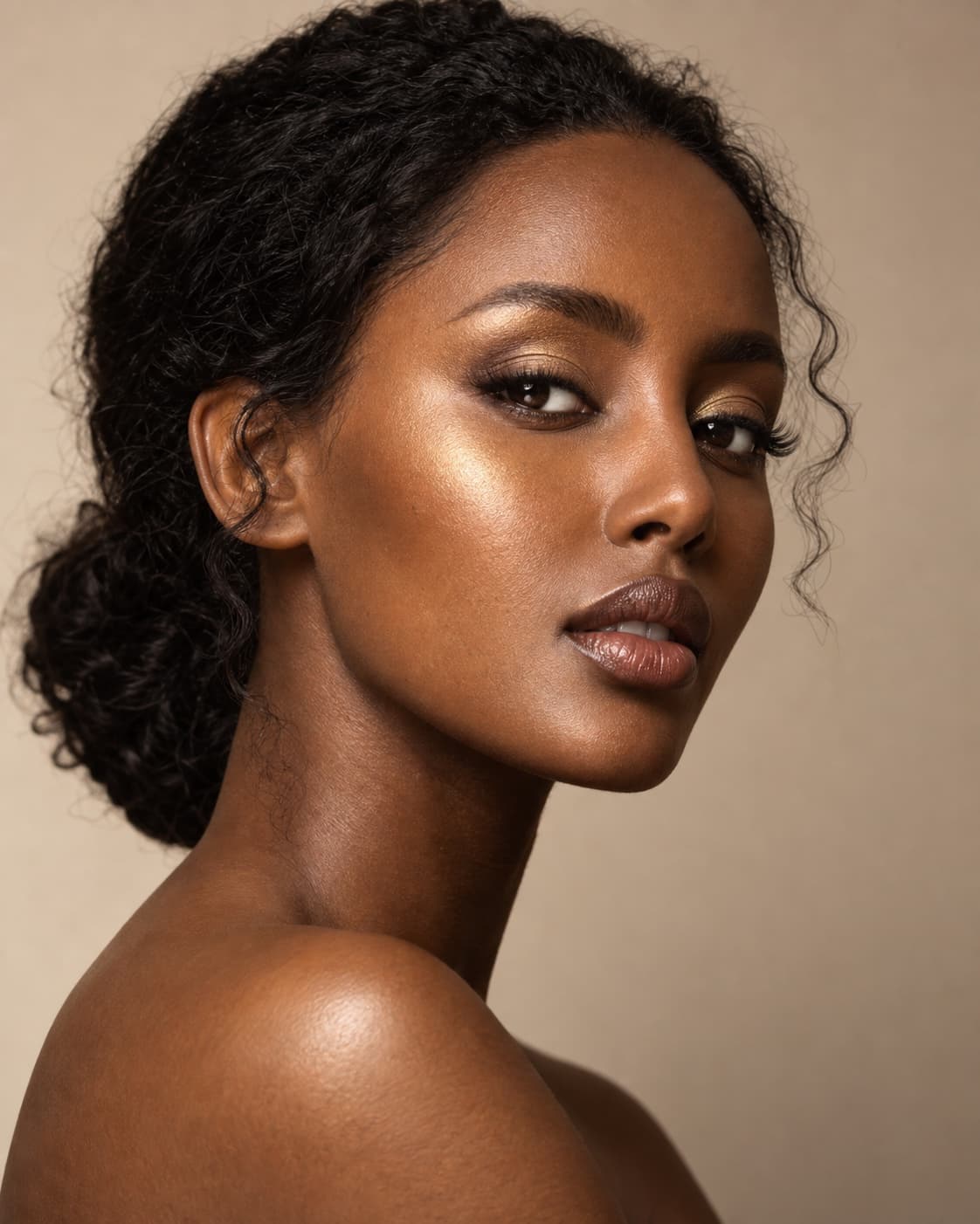 Editorial beauty with a gold highlight